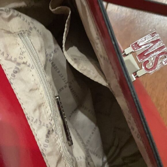 Steve Madden Red Bmed Bag with small purse - Picture 5 of 6